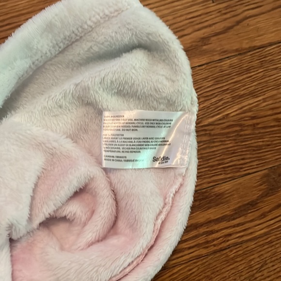 Mermaid tail blanket - Picture 3 of 3